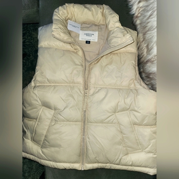 Nwt American Eagle Womens Cream Color Essential Full Zip Puffer Vest Size Large - Picture 1 of 5